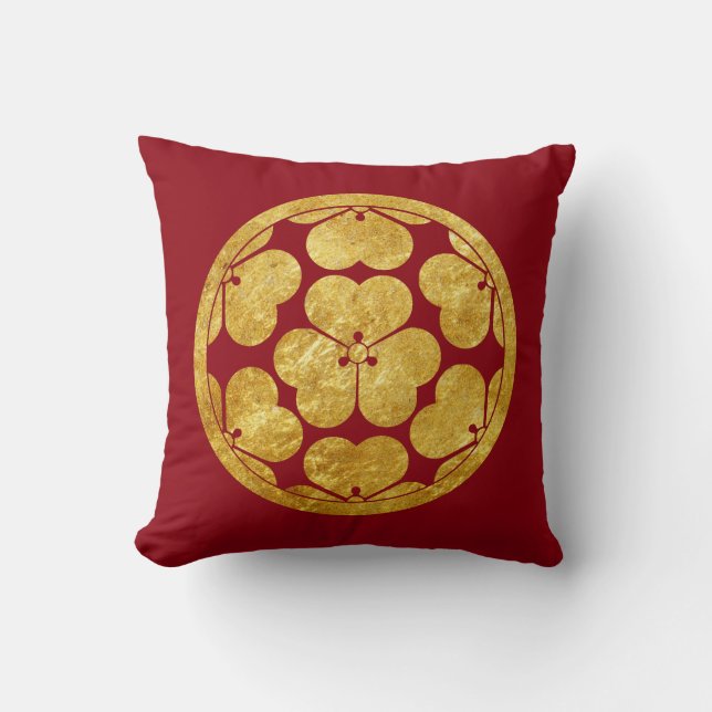 Chosokabe Mon Japanese samurai clan in faux gold Throw Pillow (Front)