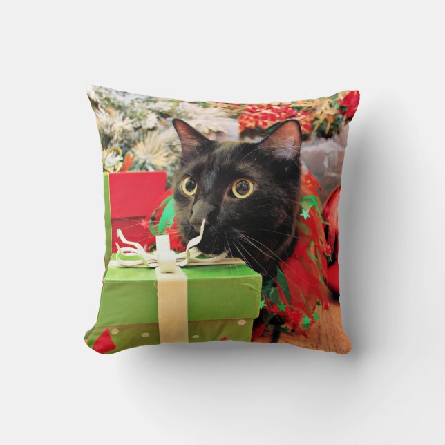 Christmas - Cat - Bentley Throw Pillow (Front)