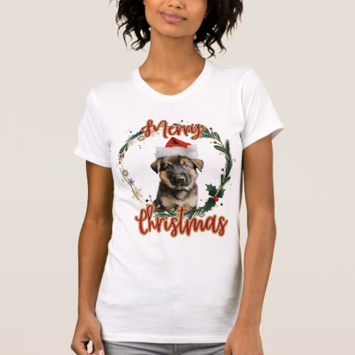 Christmas German Shepherd in Santa Hat   T_Shirt