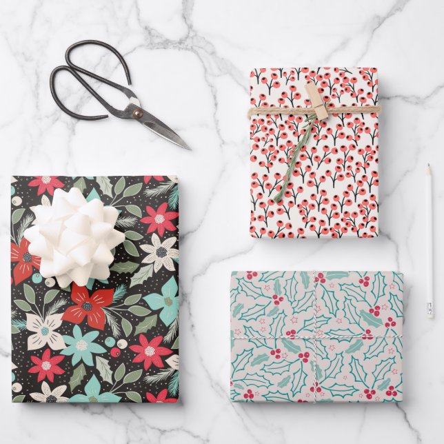 Christmas Holly Berries Flower Bundle: Green Red Wrapping Paper Sheets (Front)