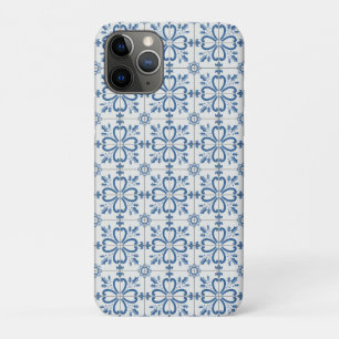 Christmas holly leaves and flowers petals tiles iPhone 11 pro case