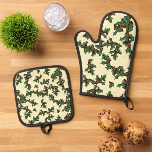 Christmas Holly  Oven Mitt  Pot Holder Set