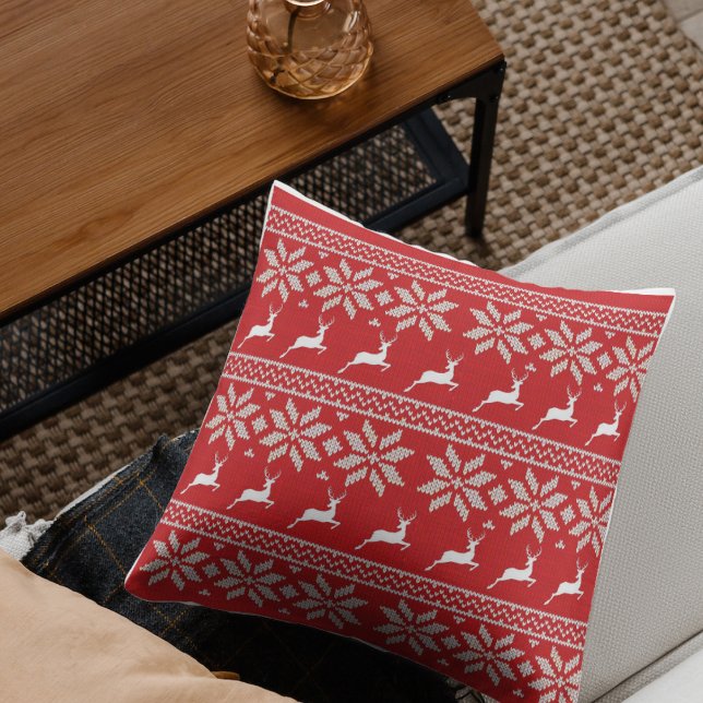Christmas Knitted Pattern Throw Pillow (Christmas Knitted Pattern Throw Pillow)