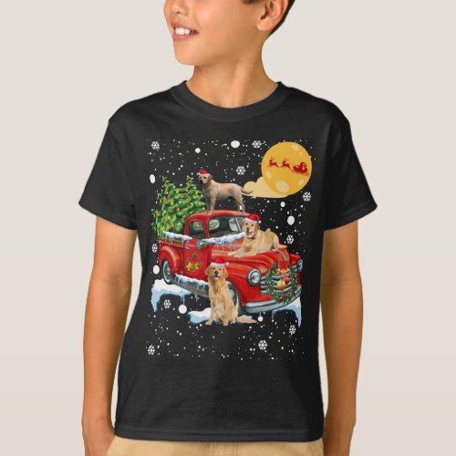 Christmas Labrador Dog With Vintage Red Truck Funn T_Shirt