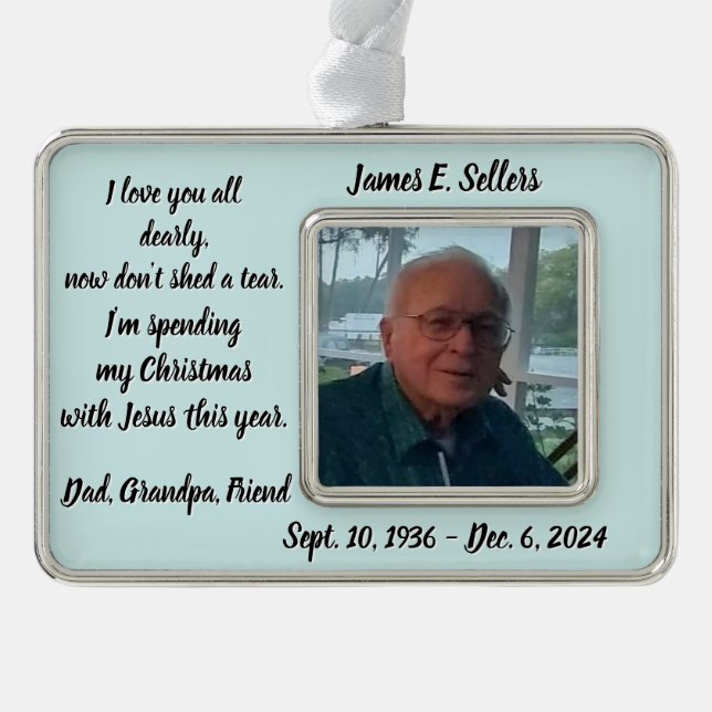 CHRISTMAS MEMORY ORNAMENT (Front)