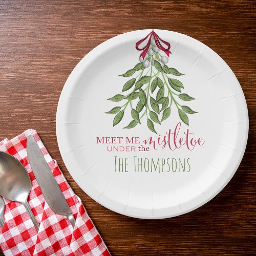 Christmas Merry Mistletoe Holiday Berries Greenery Paper Plates