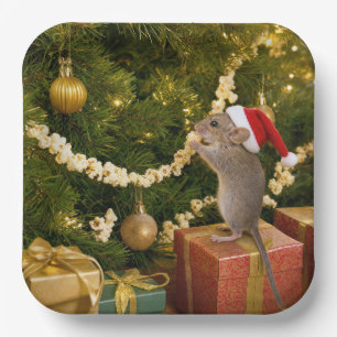 Christmas Mouse Eating Popcorn Garland on Tree Paper Plates
