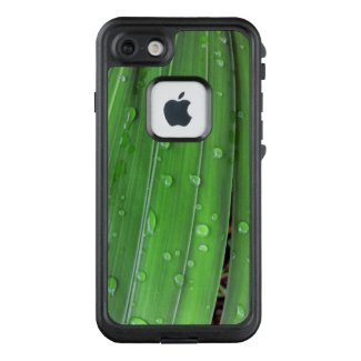 Christmas Palm and Raindrops LifeProof FRĒ iPhone 7 Case