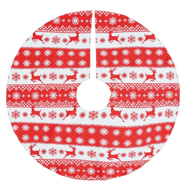 Christmas Pattern with Reindeer and Snowflakes Brushed Polyester Tree Skirt (Front)