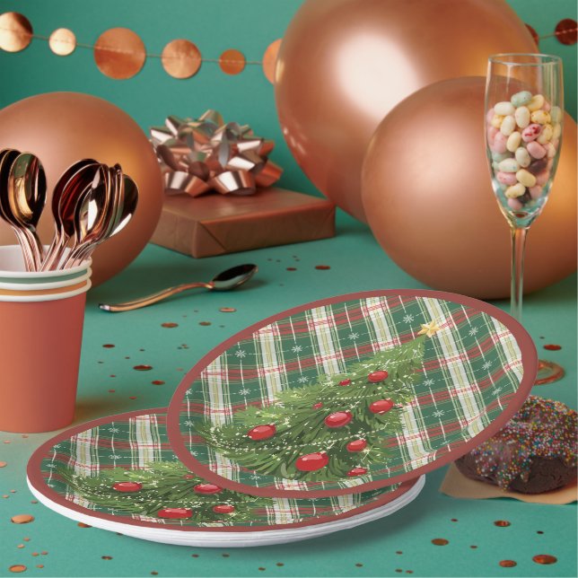 Christmas Plaid Green, White, with Red Paper Plates (Multi)