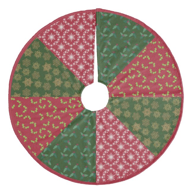 Christmas Quilted Look Holly and Snowflakes Fleece Tree Skirt (Front)