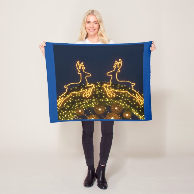 Christmas reindeer fleece blanket (In Situ)