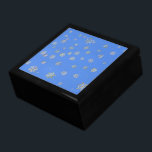 CHRISTMAS SNOWFLAKES JEWELRY BOX<br><div class="desc">Pretty little snowflakes against a bright blue background. An ideal design for the Christmas season. England.</div>