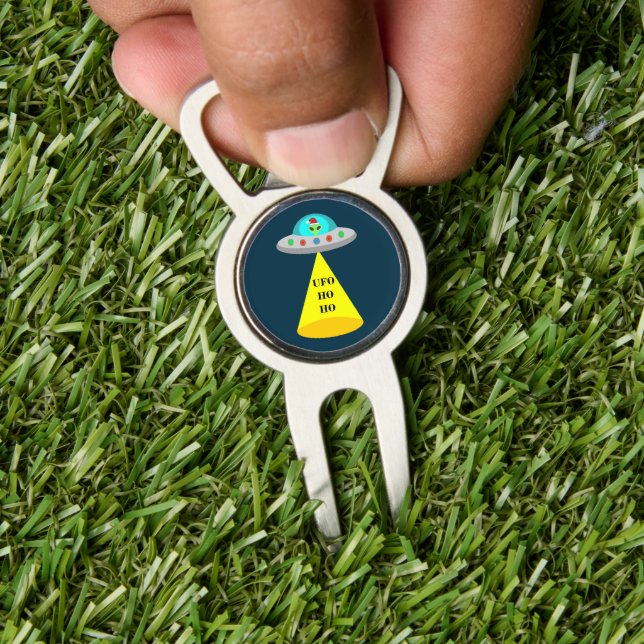 Christmas UFO Ho Ho Alien flying saucer Divot Tool (Insitu 1)