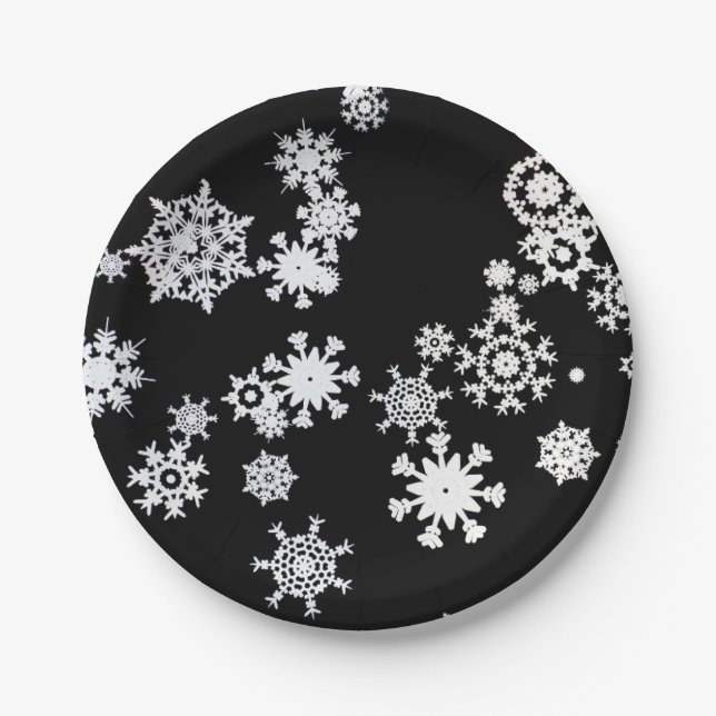 Christmas White Snowflakes On Black Paper Plates (Front)