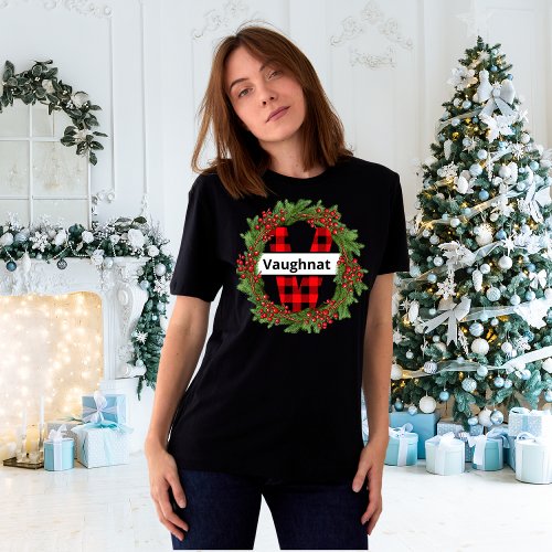 Christmas wreath Family Matching Name letter V T_Shirt