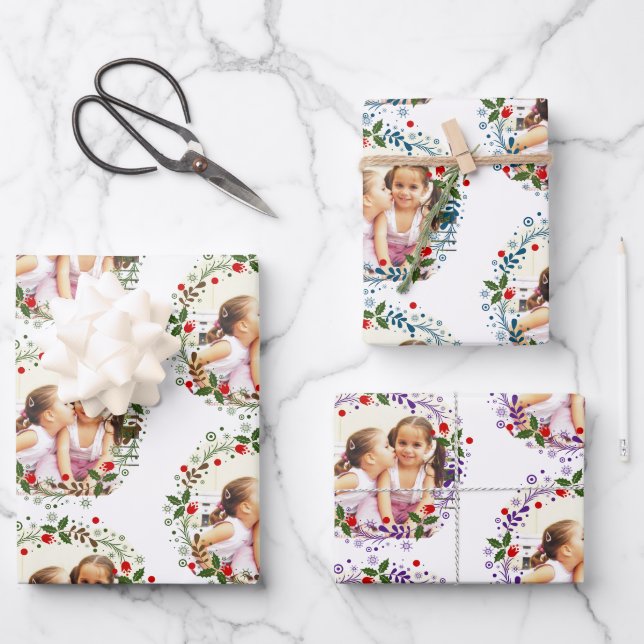 Christmas wreath in red, blue and purple photo wrapping paper sheets (Front)