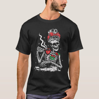 Christmas Xmas Skeleton Smiling Skull Drinking Cof T-Shirt