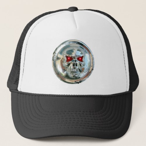 CHROME SKULL TRUCKER HAT