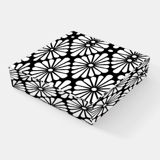 Chrysanthemum [black] - Japanese Pattern Paperweight