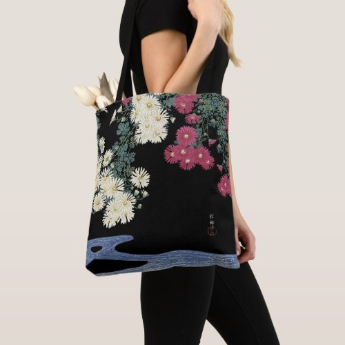 ChrysanthemumsRunning Water Japanese Floral Tote Bag