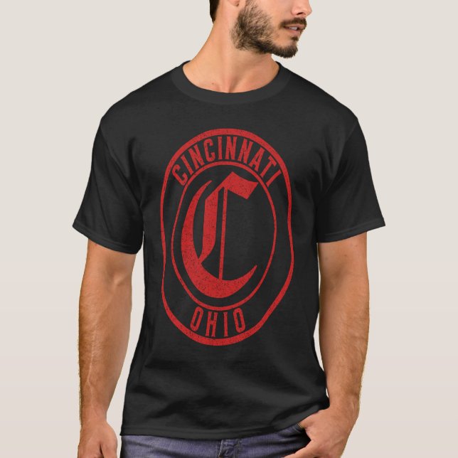 Cincinnati Ohio Circle Sign Distressed Red Print T-Shirt (Front)