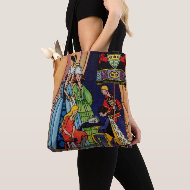Cinderella, the prince and the glass slipper tote bag (Close Up)