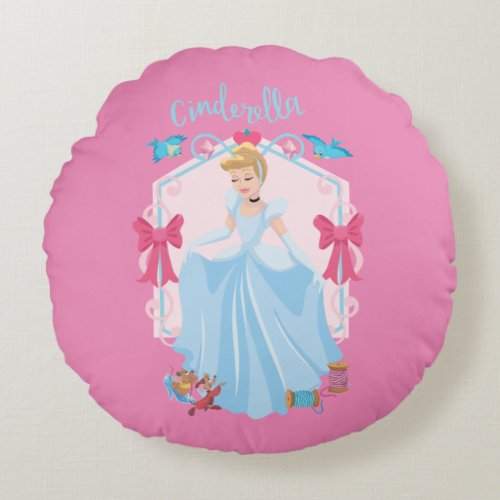 Cinderella With Gus  Rufus Round Pillow