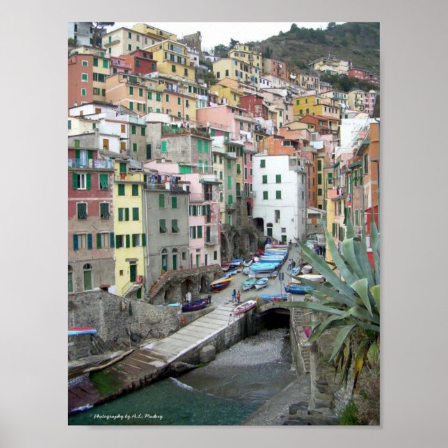 Cinque Terre (Riomaggiore Harbor) Poster (Front)