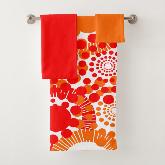 Circles, Circles Everywhere Bath Towel Set (Insitu)