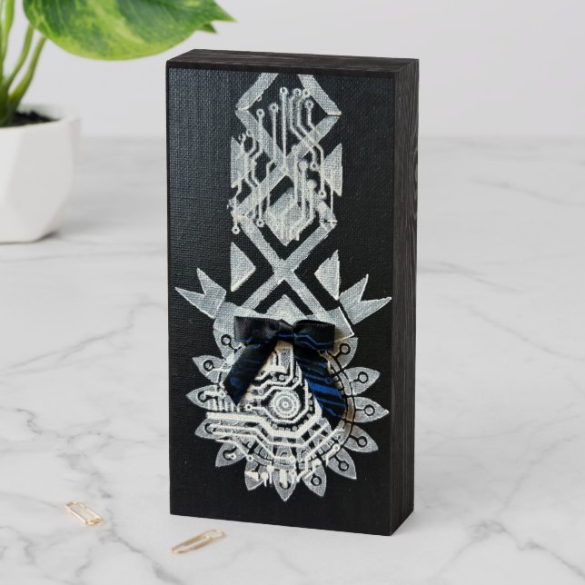 Circuit of Honor Wooden Box Sign (In Situ Vertical)