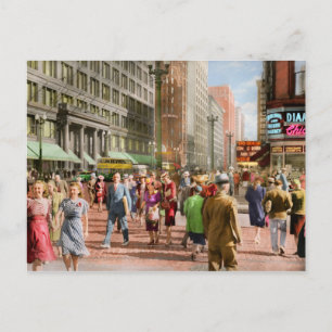 City - Chicago - Shopping Crowds 1940 Postcard