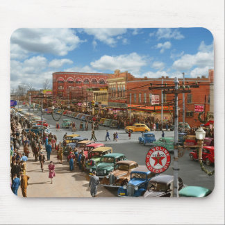 City - Gadsden, AL- Christmas shopping crowds 1941 Mouse Pad