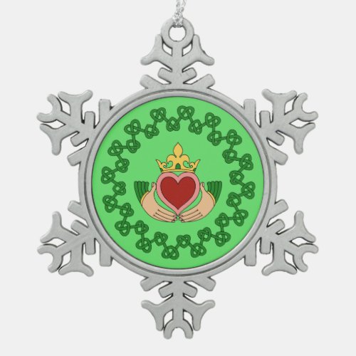 Claddagh and Green Knotwork