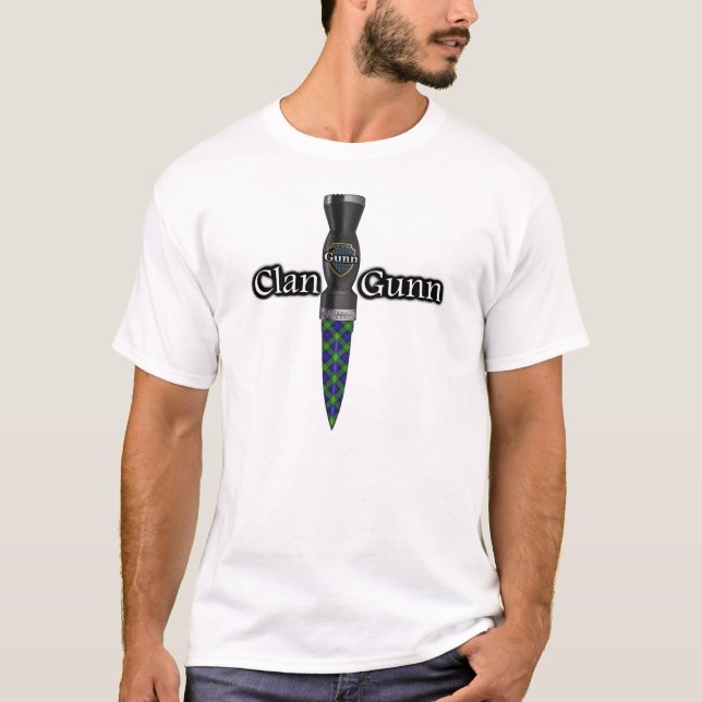 Clan Gunn Tartan Scottish Sgian Dubh T-Shirt (Front)