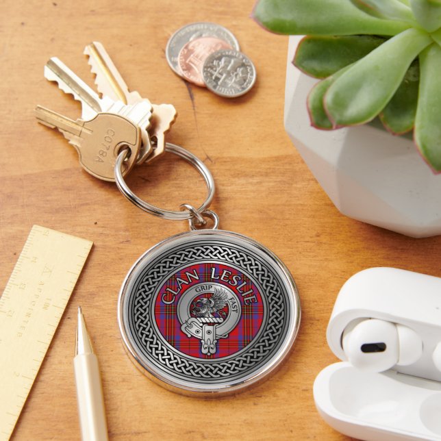 Clan Leslie Crest & Tartan Knot Keychain (Desk)