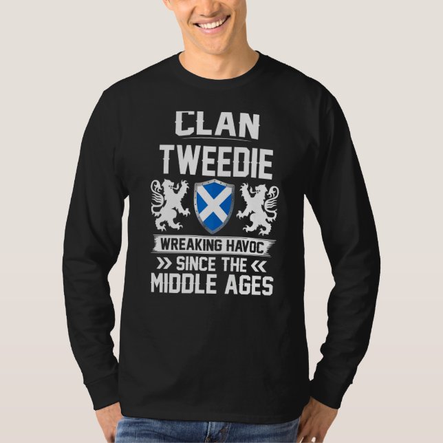 Clan Tweedie Scottish Family Clan Scotland Wreakin T-Shirt (Front)