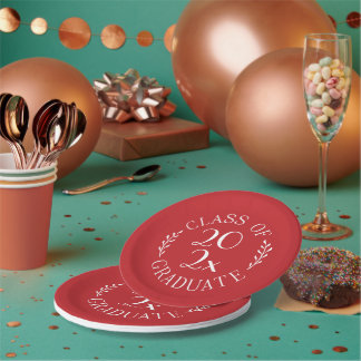 Class Of 2026 Chic Red White Emblem Graduation Paper Plates
