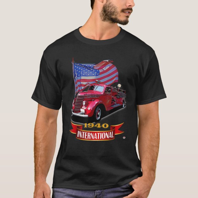 Classic1940 International fire truck with Old Glor T-Shirt (Front)