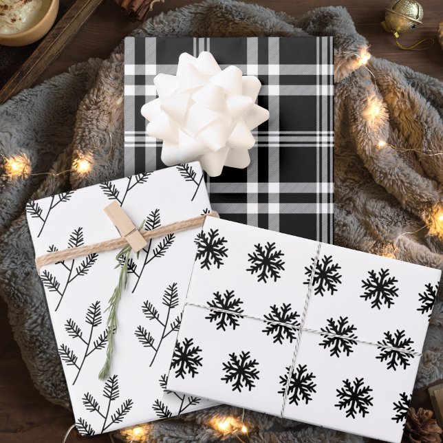 Classic Black And White Christmas Holiday Wrapping Paper Sheets (Classic Black And White Christmas Holiday Wrapping Paper Sheets)