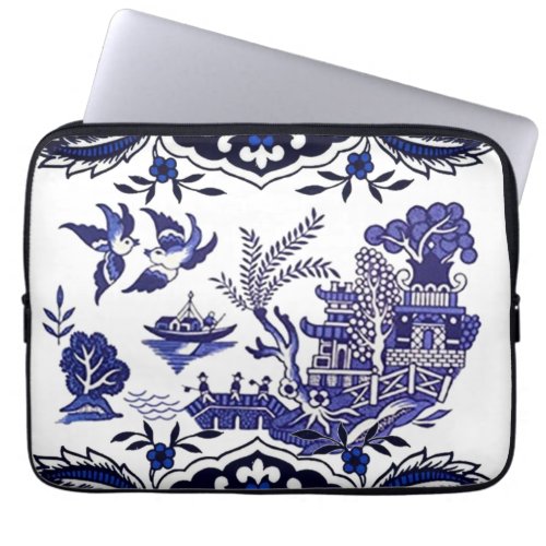 Classic Blue Willow Design Laptop Sleeve