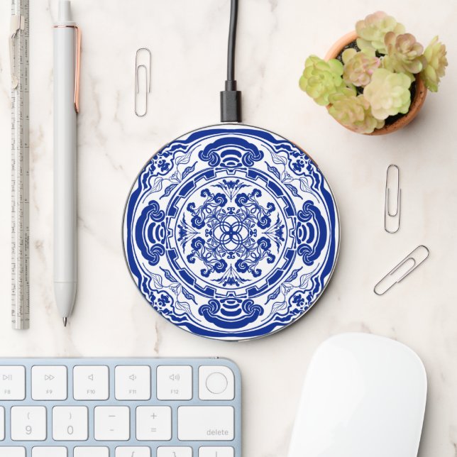 Classic Chinoiserie Blue and White Pattern Wireless Charger (Desk)