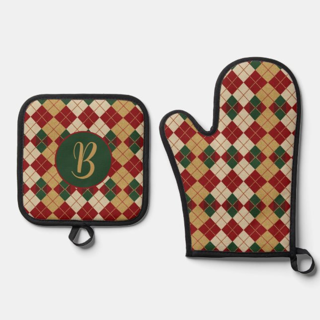 Classic, Christmas/winter argyle patterned Oven Mitt & Pot Holder Set (Front)