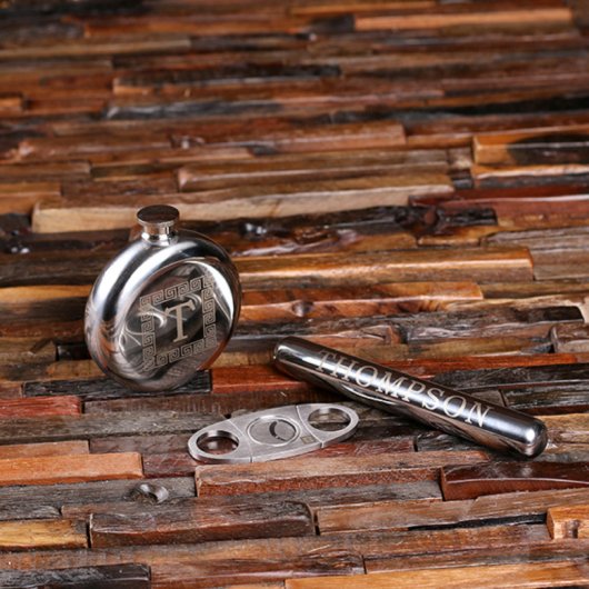 Classic Cigar Gift Set: Holder, Cutter & Flask (Set Contents)