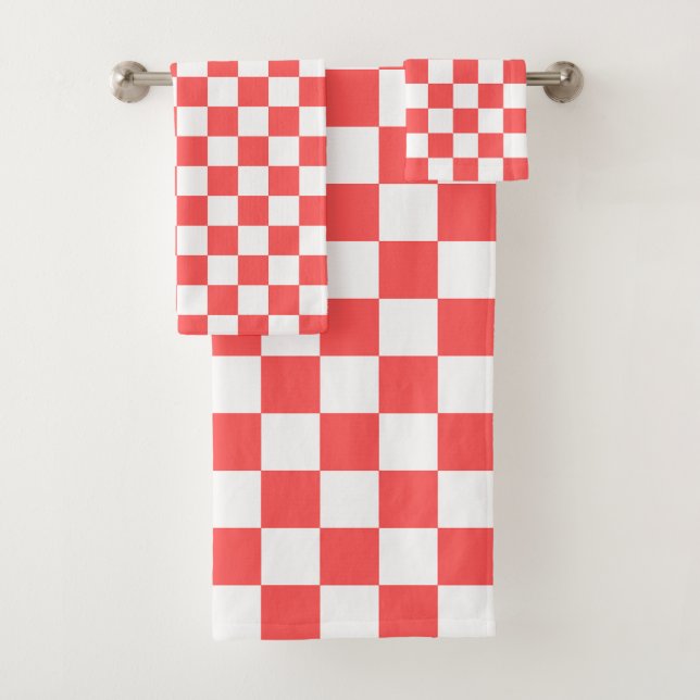 Classic coral red checkerboard bath towel set (Insitu)