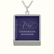 classic elegant chic navy blue and white Necklace