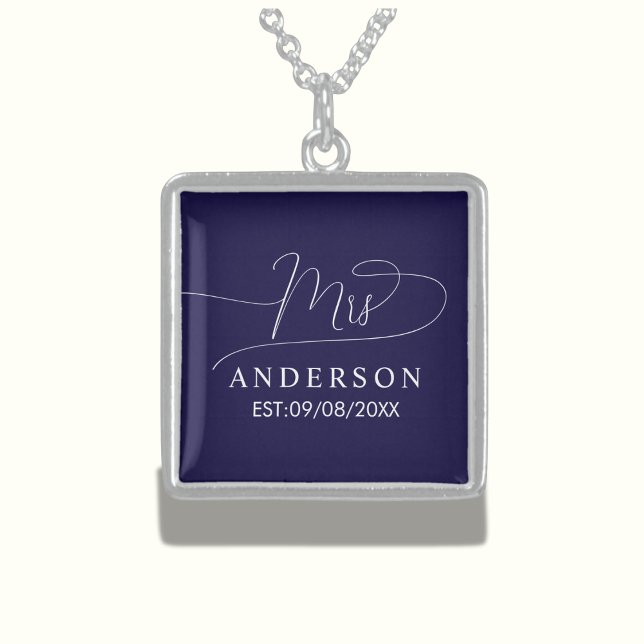 classic elegant chic navy blue and white Necklace (Creator Uploaded)