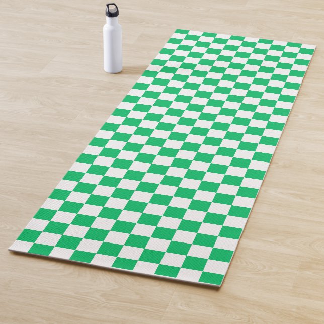 Classic green checkered  yoga mat (In Situ)