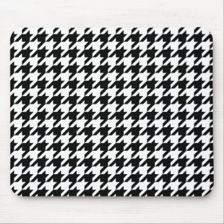Classic houndstooth pattern Dogstooth check design Mouse Pad