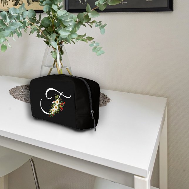 Classic monogram  initial red flower mother gift dopp kit (Creator Uploaded)